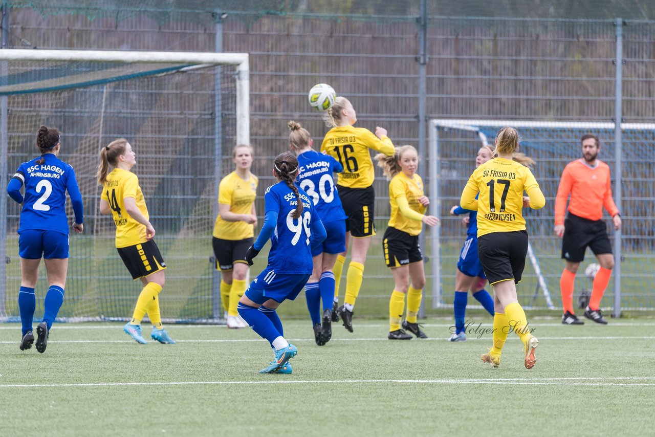 Bild 437 - F SSC Hagen Ahrensburg - SV Frisia Risum-Lindholm : Ergebnis: 1:2